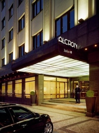 fasad-radisson-blu-alcron Список отелей в Праге, бронирование, цены 2018