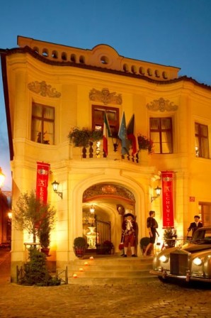 fasad-alhimist2 Список отелей в Праге, бронирование, цены 2018