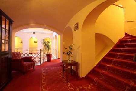 koridor-promenada1 Отели в Карловых Варах с лечением и бассейном
