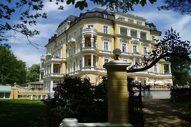 fasad-imperial4 Франтишковы Лазни в Чехии - отдых и лечение