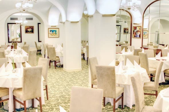 restoran-riverside-kolonnada-bristol-group Санатории в Карловых Варах: отдых с лечением, цены 2018
