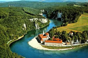 monastyir-veltenburg-monastyir-veltenburg-regensburgiz-praga Экскурсии из Праги в Европу 2018, цены от 95 Euro
