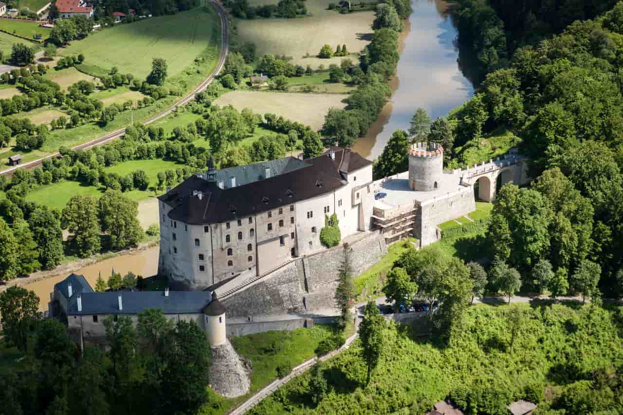 Замок Штернберг в Чехии фото